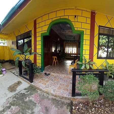 Rodel Yellow Hauz Itaytay Exteriör bild