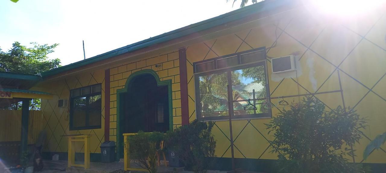 Rodel Yellow Hauz Itaytay Exteriör bild